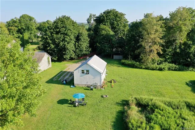 $325,000 | 2311 State Route 9, Germantown, NY 12541