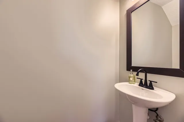 $1,900 | 5855 Monroe Crossing, Antioch, TN 37013