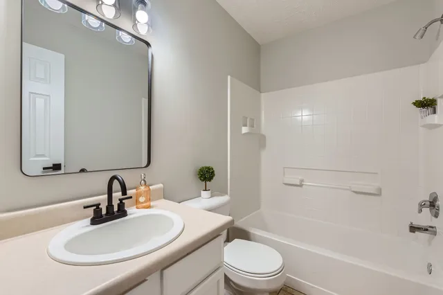 $1,900 | 5855 Monroe Crossing, Antioch, TN 37013