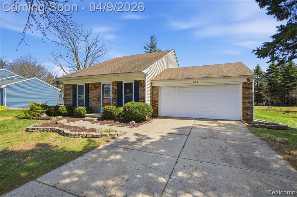 889 Hadley Road Rochester Hills, MI 48307 - Photo 3 of 54
