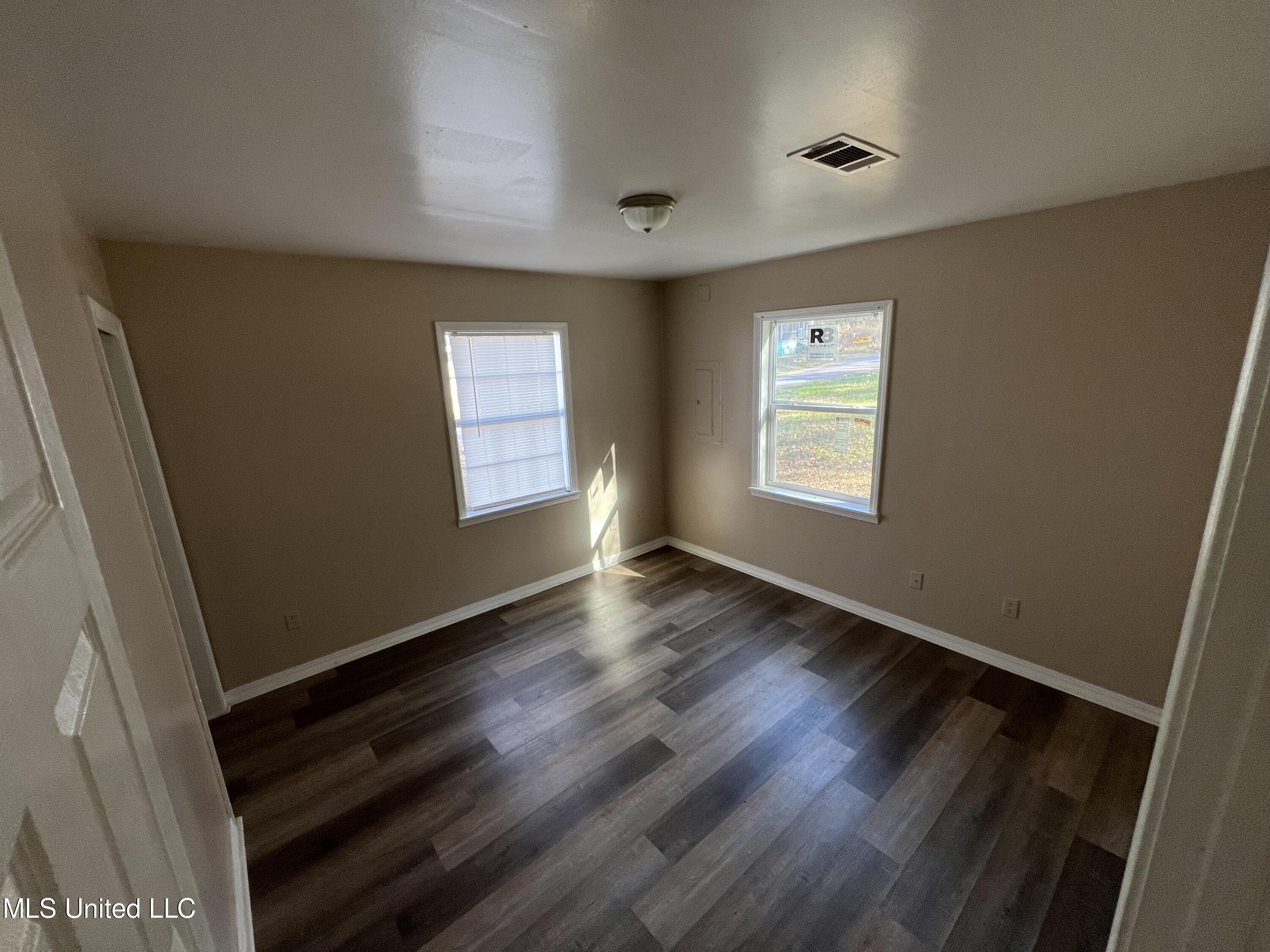 4101 9th Street Meridian, MS 39307 - Photo 7 of 11 IMG_8290