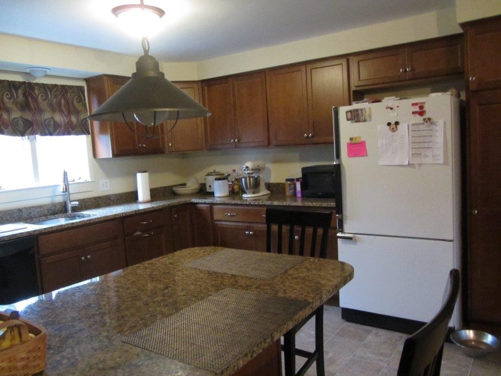 31 Parmenter Road Londonderry, NH 03053 - Photo 2 of 18 Gallery Image 2