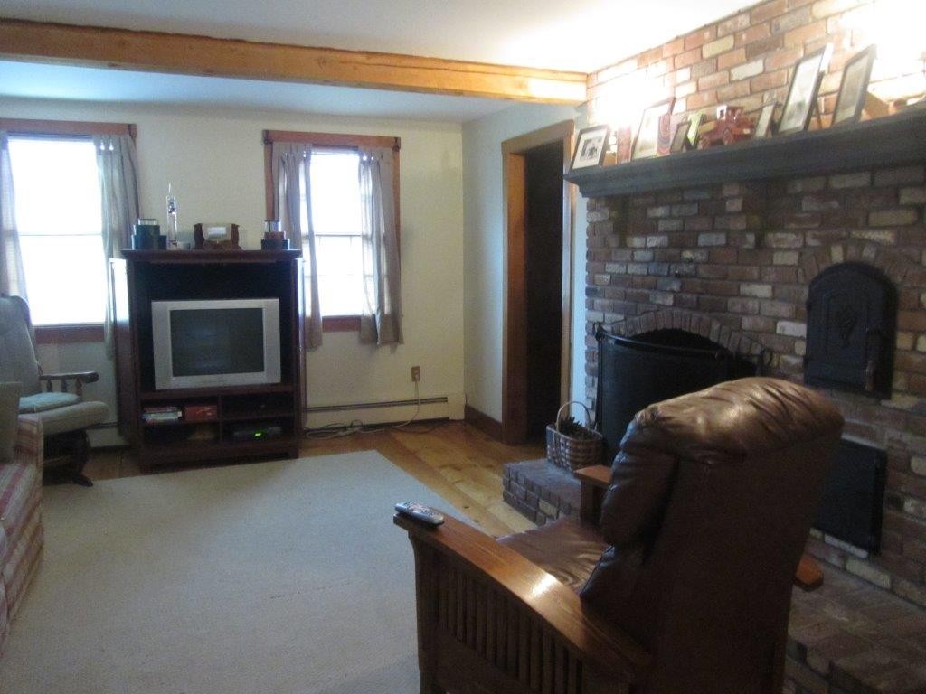 31 Parmenter Road Londonderry, NH 03053 - Photo 3 of 18 Gallery Image 3