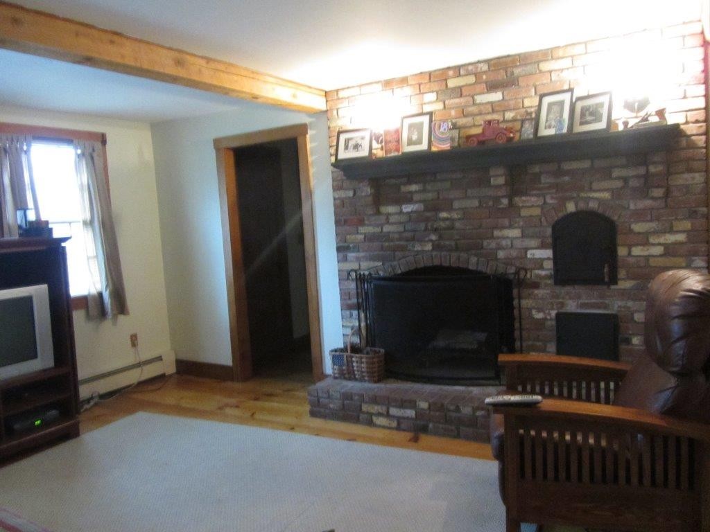 31 Parmenter Road Londonderry, NH 03053 - Photo 4 of 18 Gallery Image 4