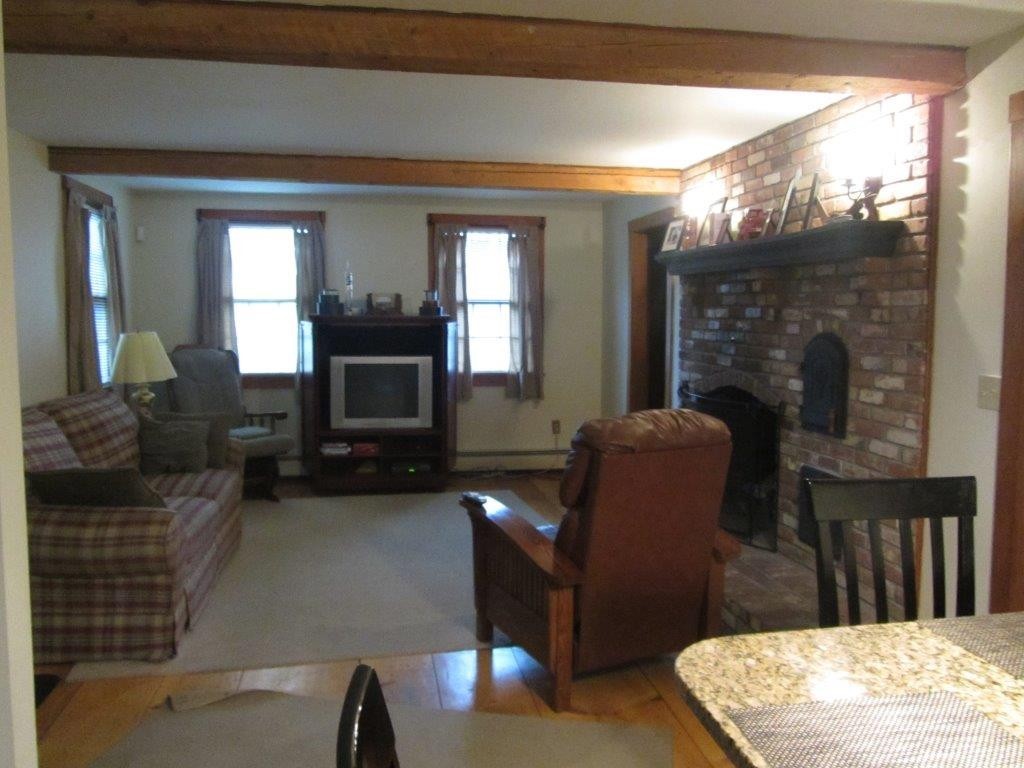 31 Parmenter Road Londonderry, NH 03053 - Photo 5 of 18 Gallery Image 5