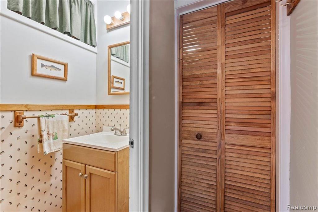 20859 Thorofare Road Grosse Ile, MI 48138 - Photo 32 of 53 Gallery Image 32