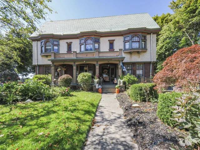 $675,000 | 516 Maple Street, Manistee, MI 49660