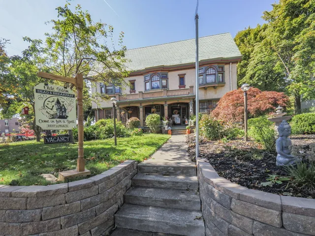 $675,000 | 516 Maple Street, Manistee, MI 49660