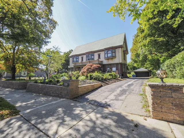 $675,000 | 516 Maple Street, Manistee, MI 49660