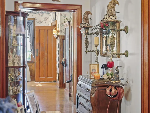 $675,000 | 516 Maple Street, Manistee, MI 49660