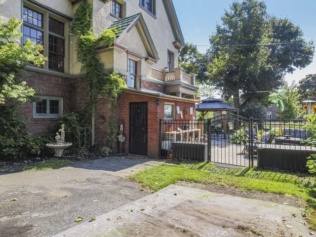 $675,000 | 516 Maple Street, Manistee, MI 49660