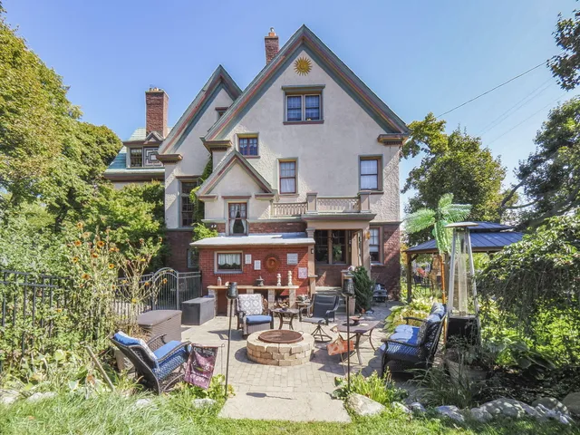 $675,000 | 516 Maple Street, Manistee, MI 49660