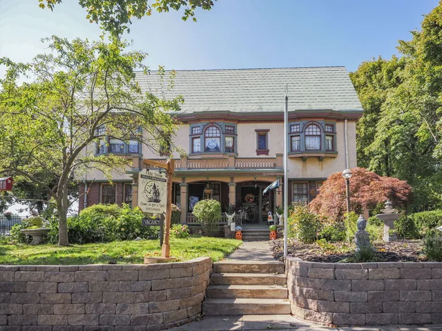 $675,000 | 516 Maple Street, Manistee, MI 49660