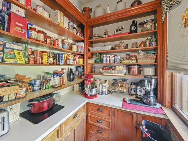 $675,000 | 516 Maple Street, Manistee, MI 49660