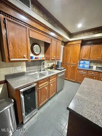 $314,900 | 86 North Crownpointe Drive, Jackson, MS 39211