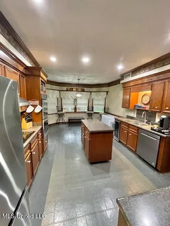 $314,900 | 86 North Crownpointe Drive, Jackson, MS 39211