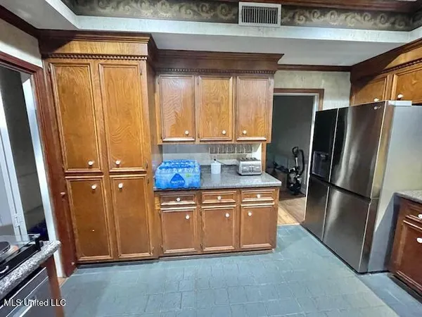 $314,900 | 86 North Crownpointe Drive, Jackson, MS 39211