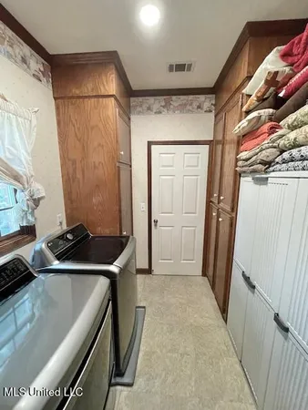 $314,900 | 86 North Crownpointe Drive, Jackson, MS 39211