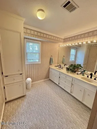 $314,900 | 86 North Crownpointe Drive, Jackson, MS 39211