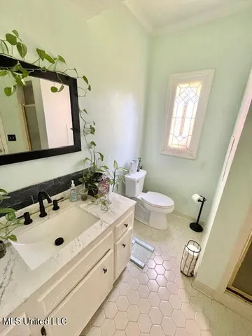 $329,900 | 86 North Crownpointe Drive, Jackson, MS 39211