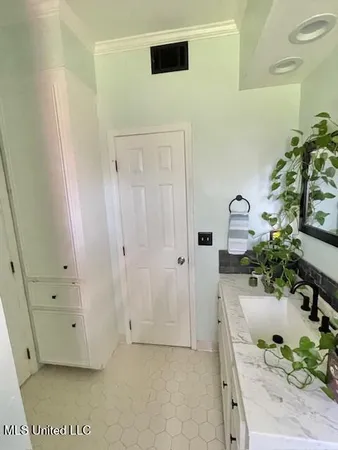 $314,900 | 86 North Crownpointe Drive, Jackson, MS 39211