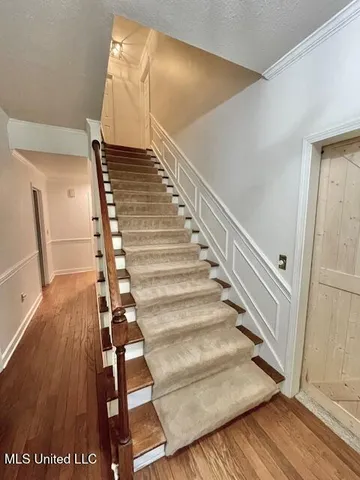 $329,900 | 86 North Crownpointe Drive, Jackson, MS 39211