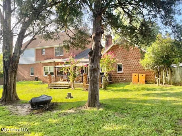 $329,900 | 86 North Crownpointe Drive, Jackson, MS 39211