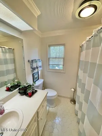 $314,900 | 86 North Crownpointe Drive, Jackson, MS 39211