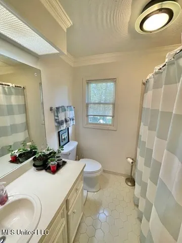 $329,900 | 86 North Crownpointe Drive, Jackson, MS 39211