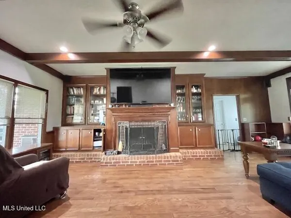 $314,900 | 86 North Crownpointe Drive, Jackson, MS 39211