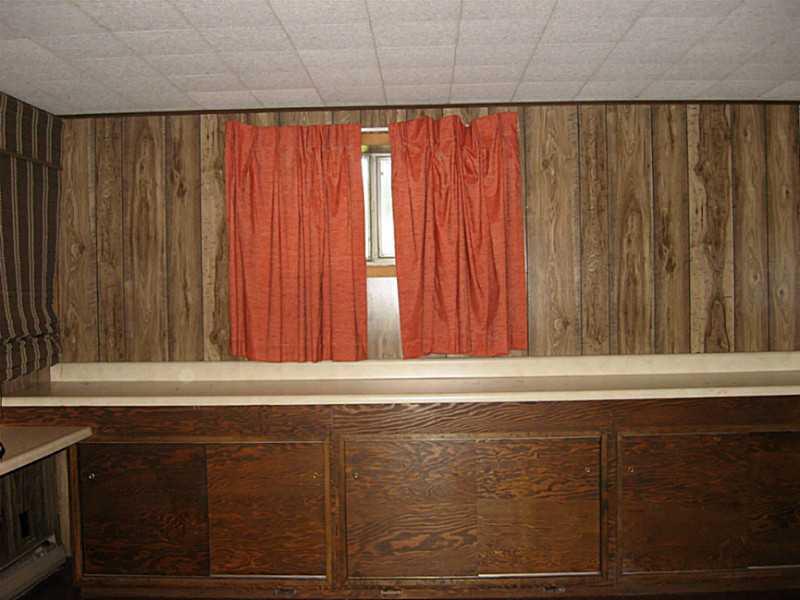 1825 Cowling Road Scottdale, PA 15683 - Photo 19 of 19 Family Room.