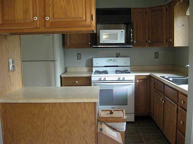 1825 Cowling Road Scottdale, PA 15683 - Photo 8 of 19 Kitchen.