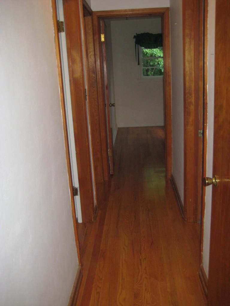 912 Glenn Ridge Road Northwest Roanoke, VA 24017 - Photo 5 of 9 Hall Way