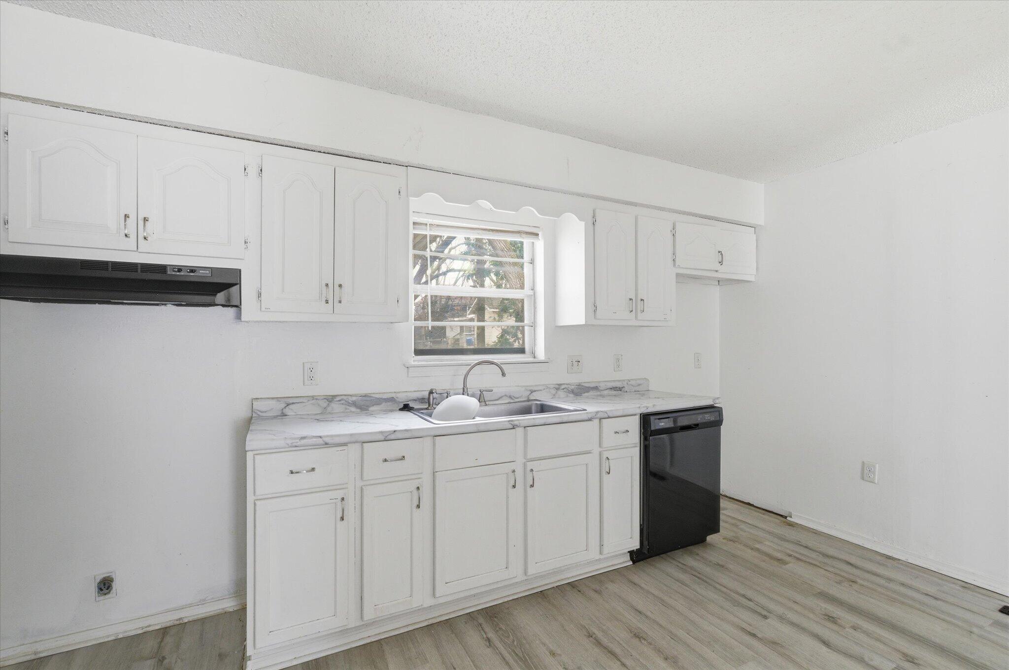 944 West Division Street Springfield, MO 65802 - Photo 8 of 23 15-IMG_3168