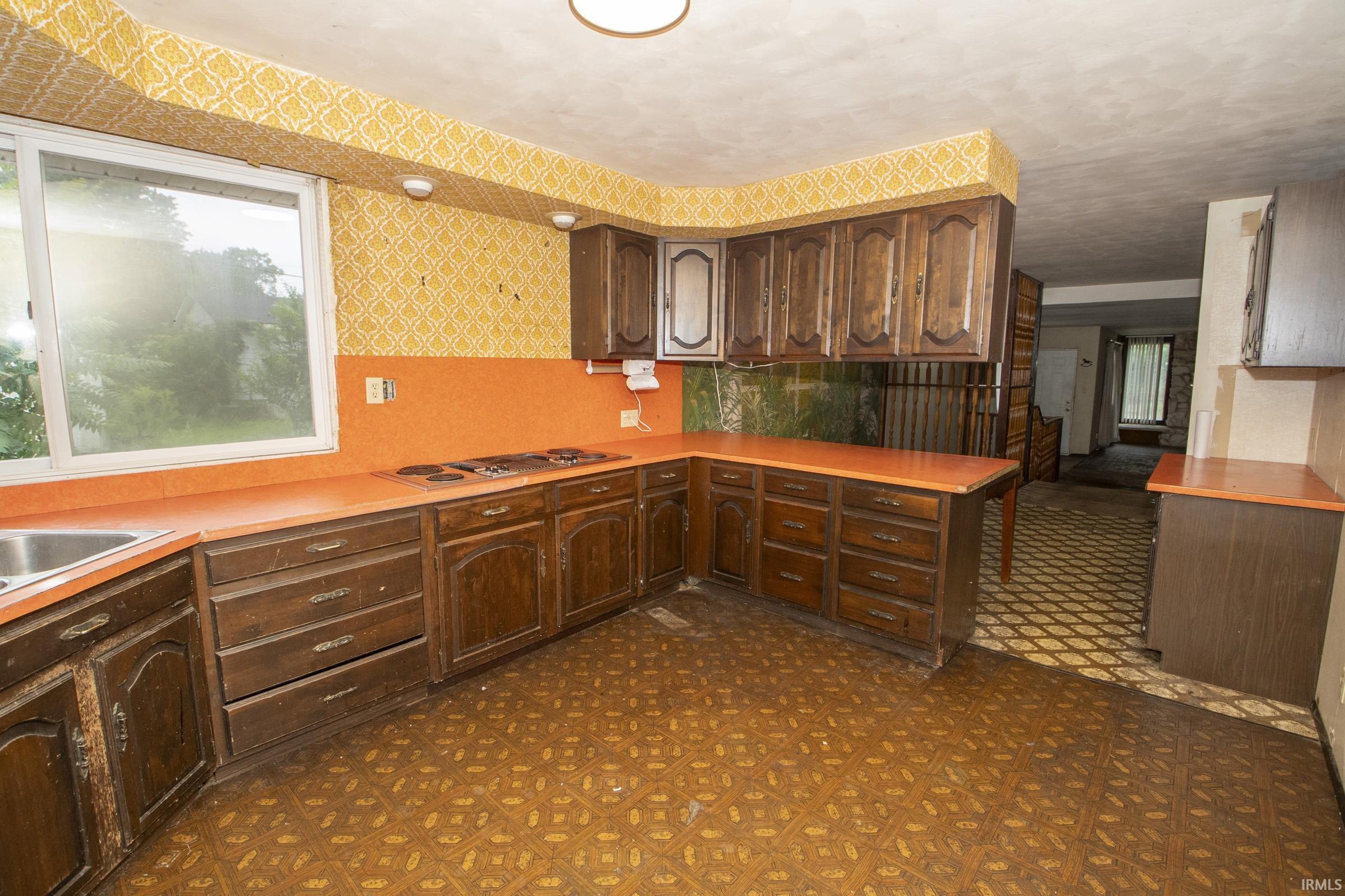 55452 Mayflower Road South Bend, IN 46628 - Photo 10 of 28 Gallery Image 10