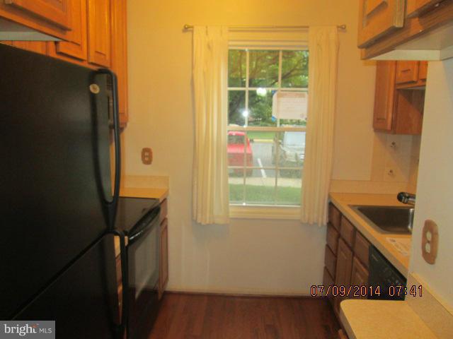 5833 Rexford Drive, Unit 715 Springfield, VA 22152 - Photo 5 of 9 Kitchen