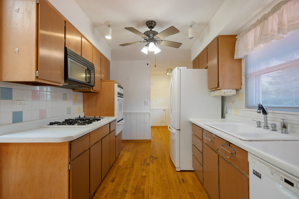 79 Eden Road Elk Grove Village, IL 60007 - Photo 8 of 26