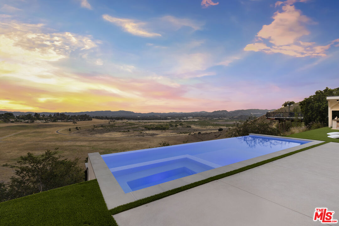 22328 South Summit Ridge Circle Chatsworth, CA 91311 - Photo 41 of 43