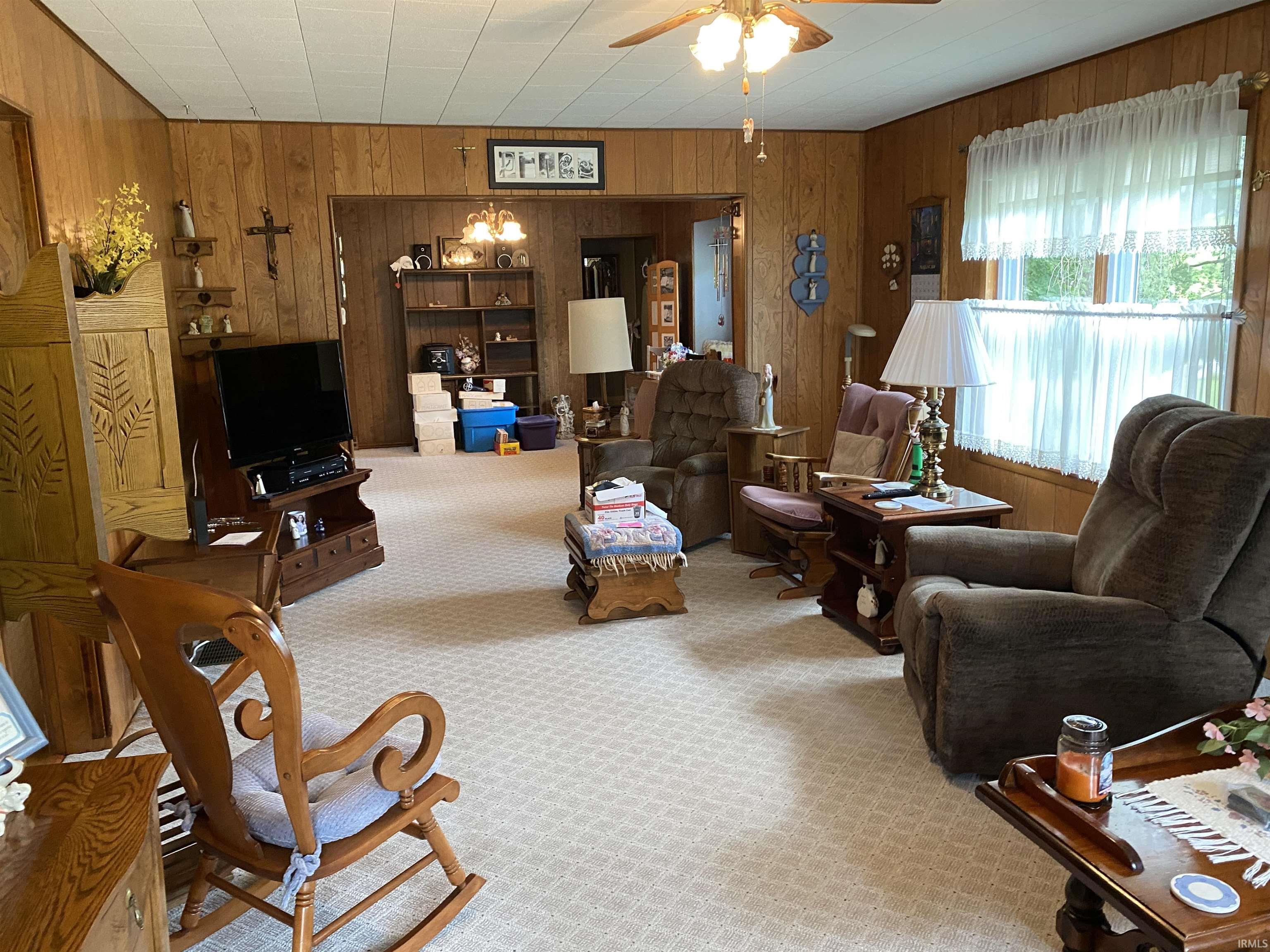 672 South St Road Winslow, IN 47598 - Photo 5 of 26