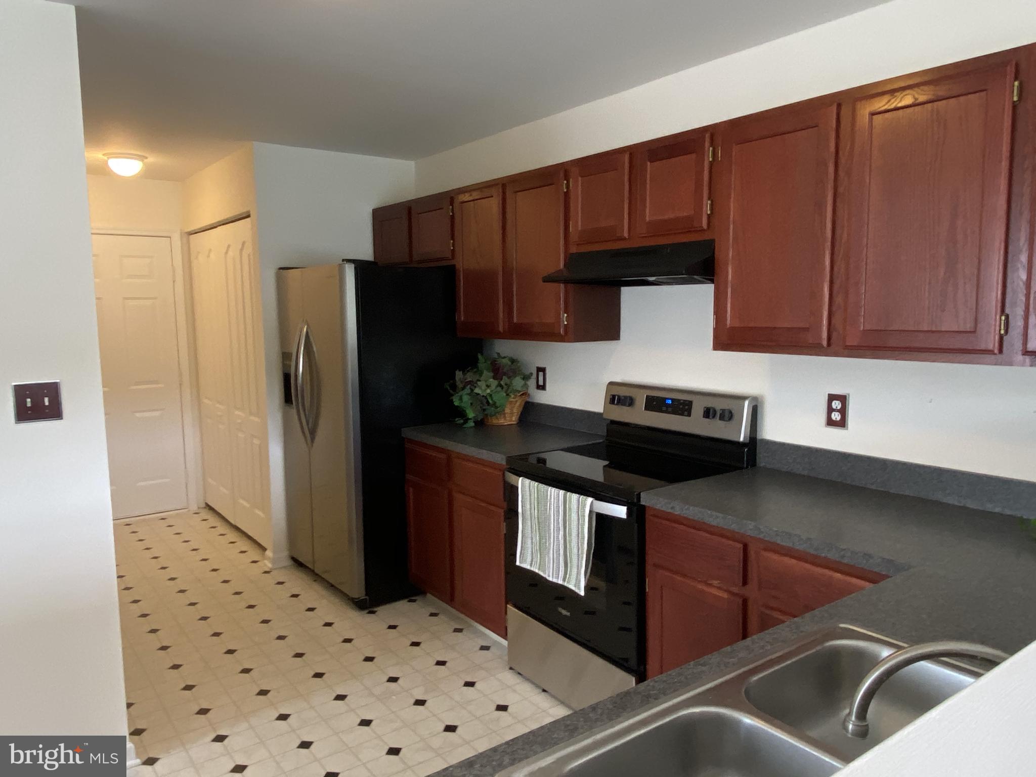 437 Worchester Drive Dover, DE 19904 - Photo 9 of 23 Includes All Appliances, Including New Stove