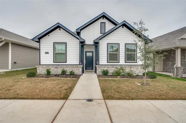 front view of house with a yard