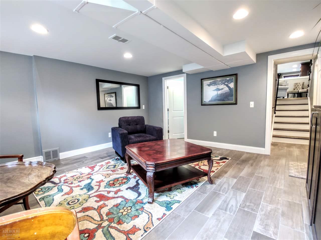 469 Cook Grosse Pointe, MI 48236 - Photo 13 of 35
