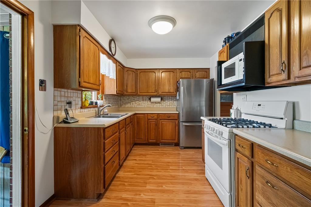 642 Wallace Run Road Beaver Falls, PA 15010 - Photo 13 of 34