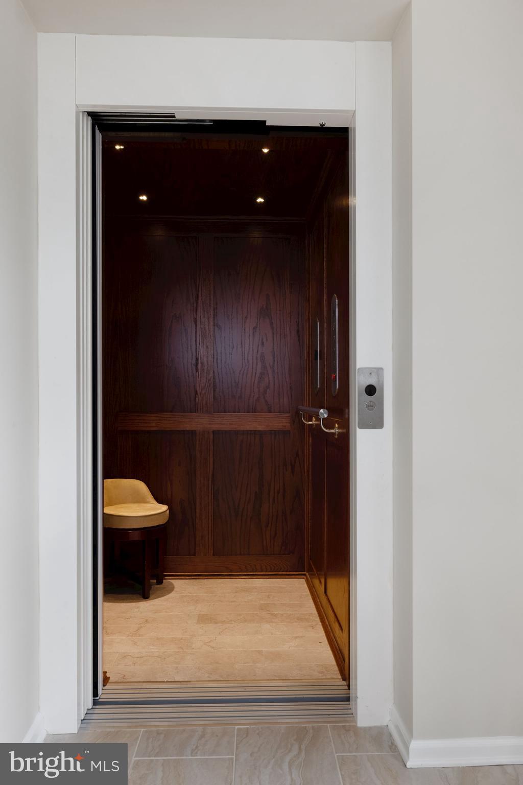 7304 Brickyard Road Potomac, MD 20854 - Photo 16 of 40