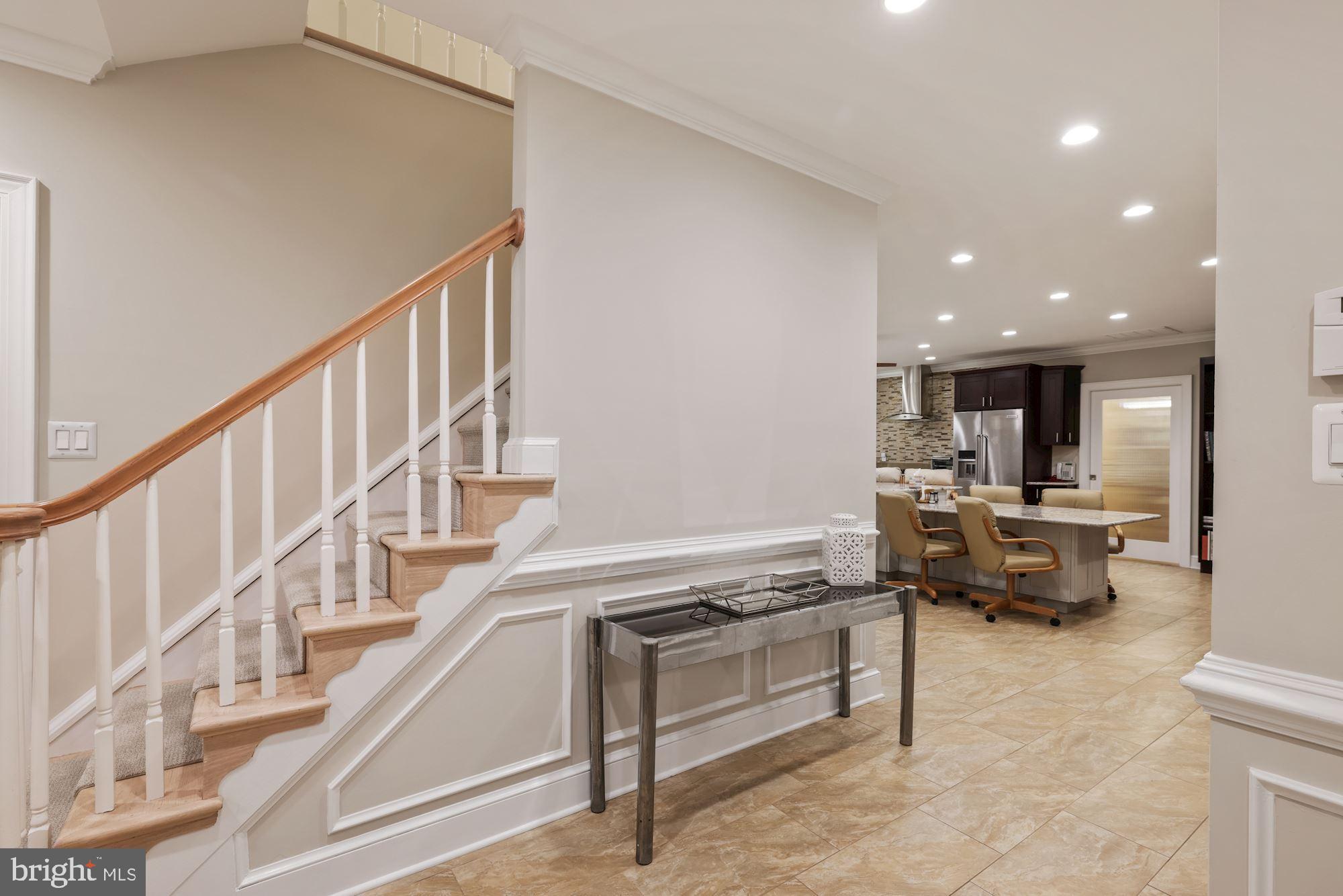 7304 Brickyard Road Potomac, MD 20854 - Photo 3 of 40