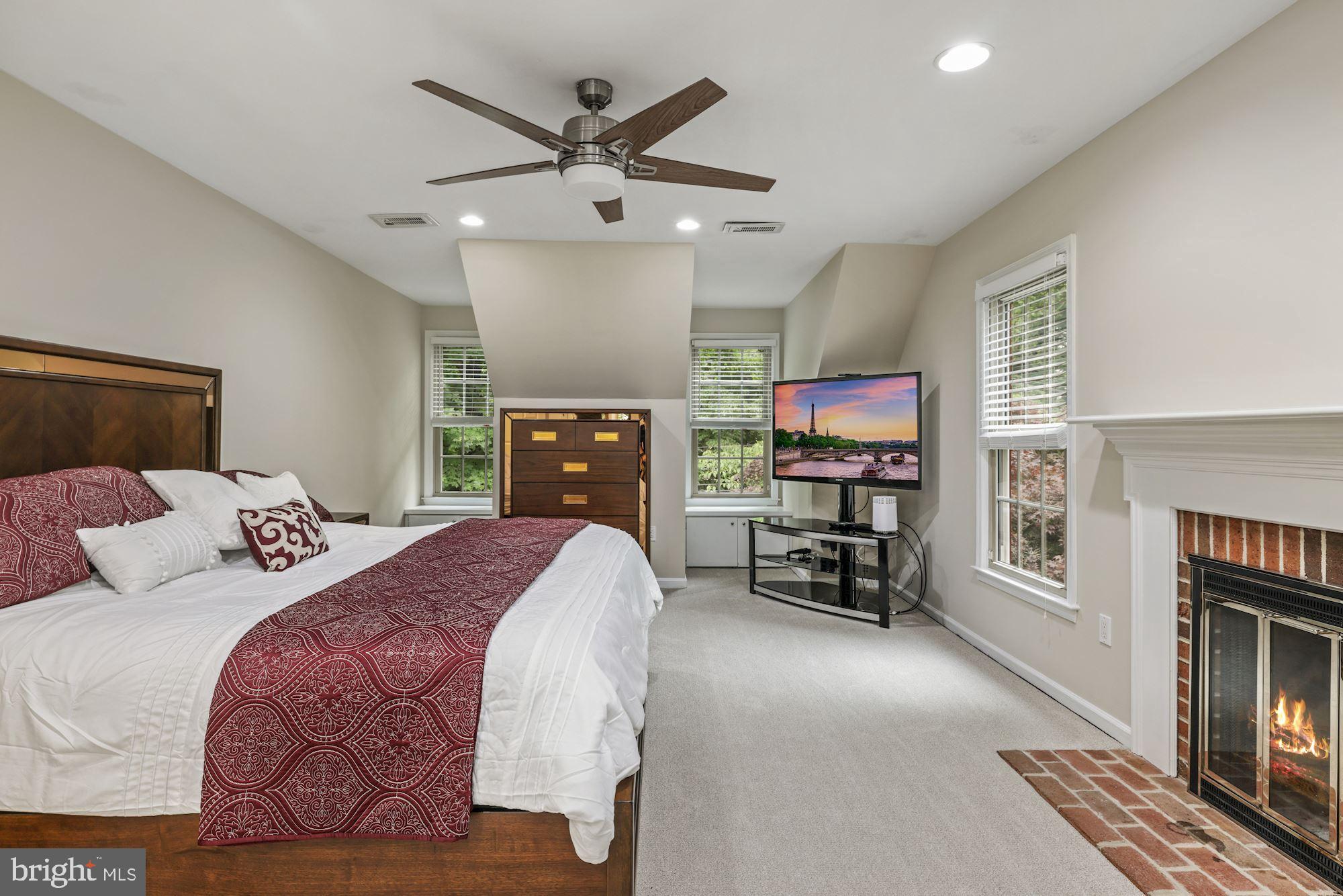 7304 Brickyard Road Potomac, MD 20854 - Photo 23 of 40