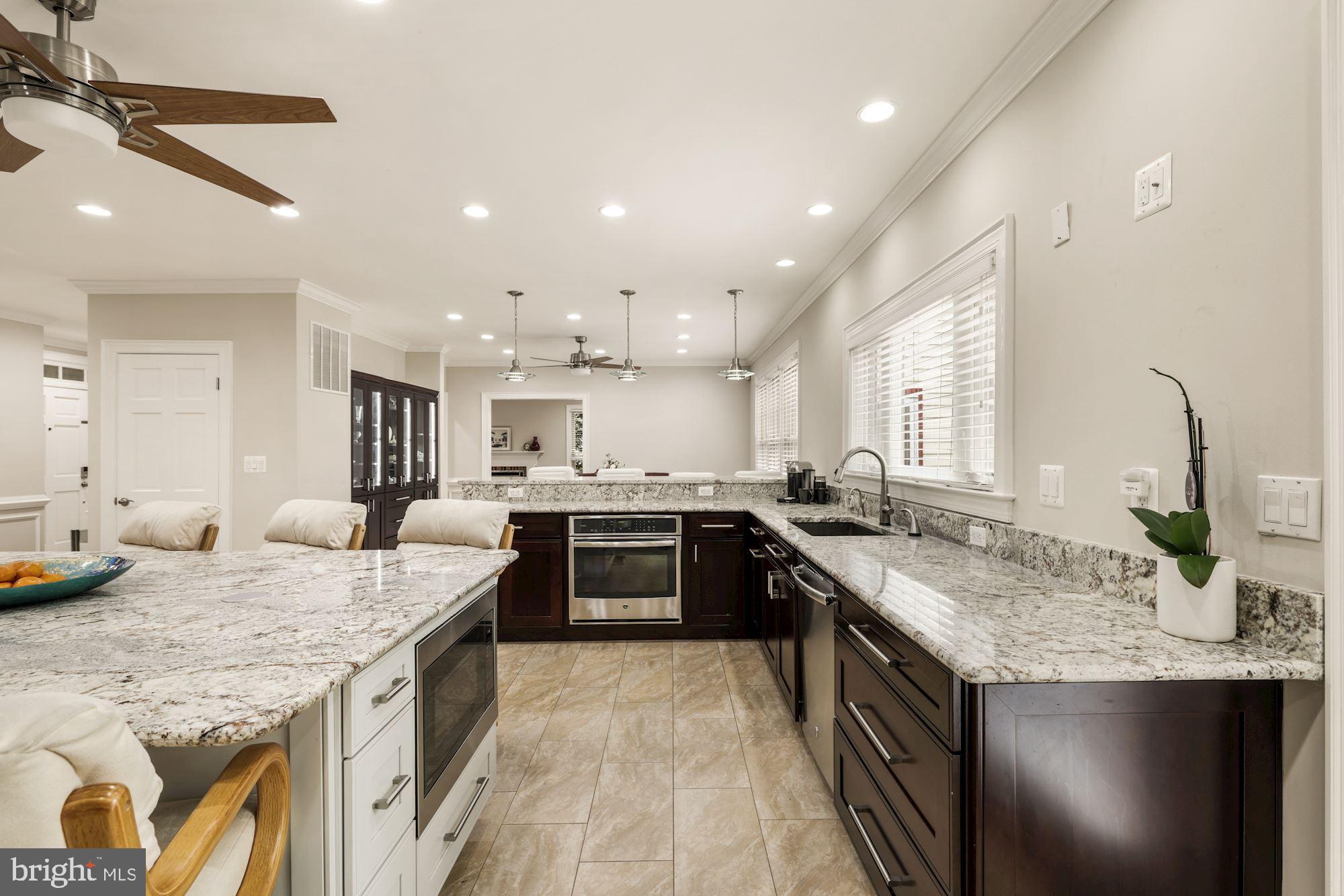 7304 Brickyard Road Potomac, MD 20854 - Photo 5 of 40