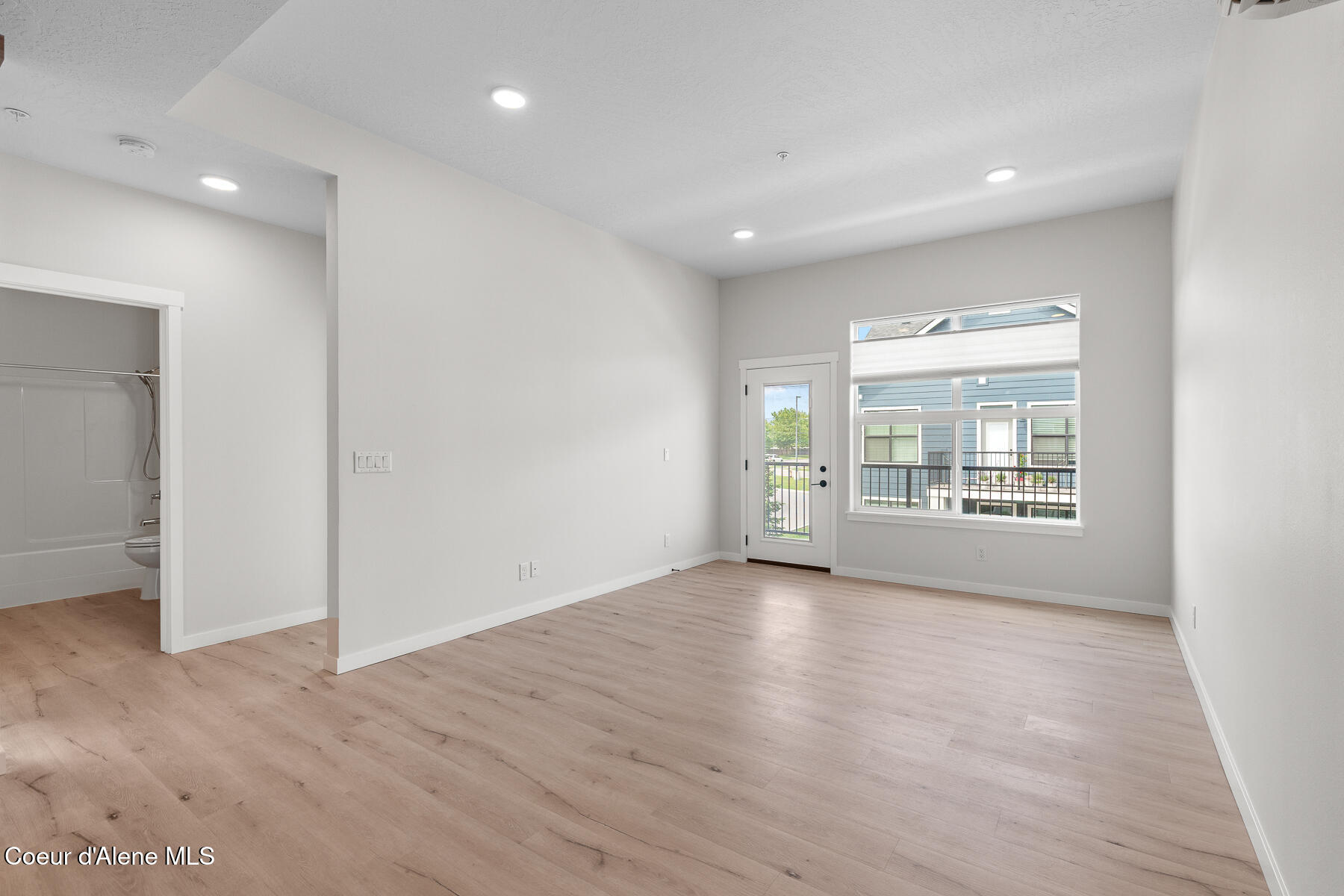 6480 North Atlas Road, Unit 208 Coeur D'Alene, ID 83815 - Photo 7 of 22 6480NAtlasRdUnit208-4
