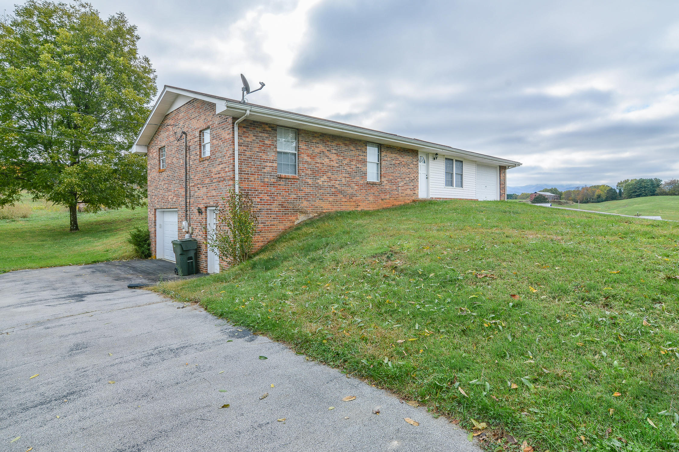 1177 Bailey Bridge Road Limestone, TN 37681 - Photo 4 of 48 1177 Bailey front left