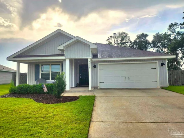 $2,195 | 7565 Steeplechase Boulevard, Pensacola, FL 32526